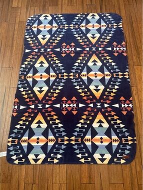 Pendleton Geometric Patterned Fleece Throw Blanket 48x70 Southwest Aztec